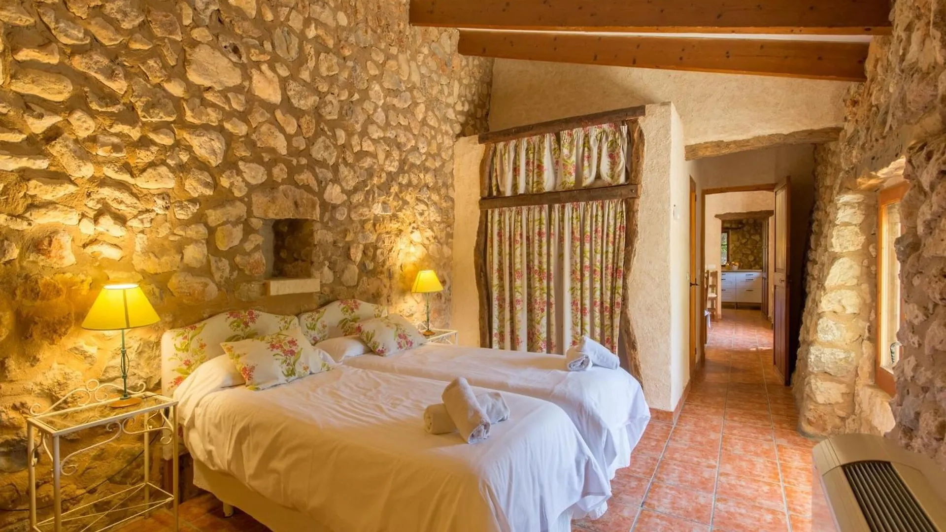 Delightful Country House In Búger Espagne