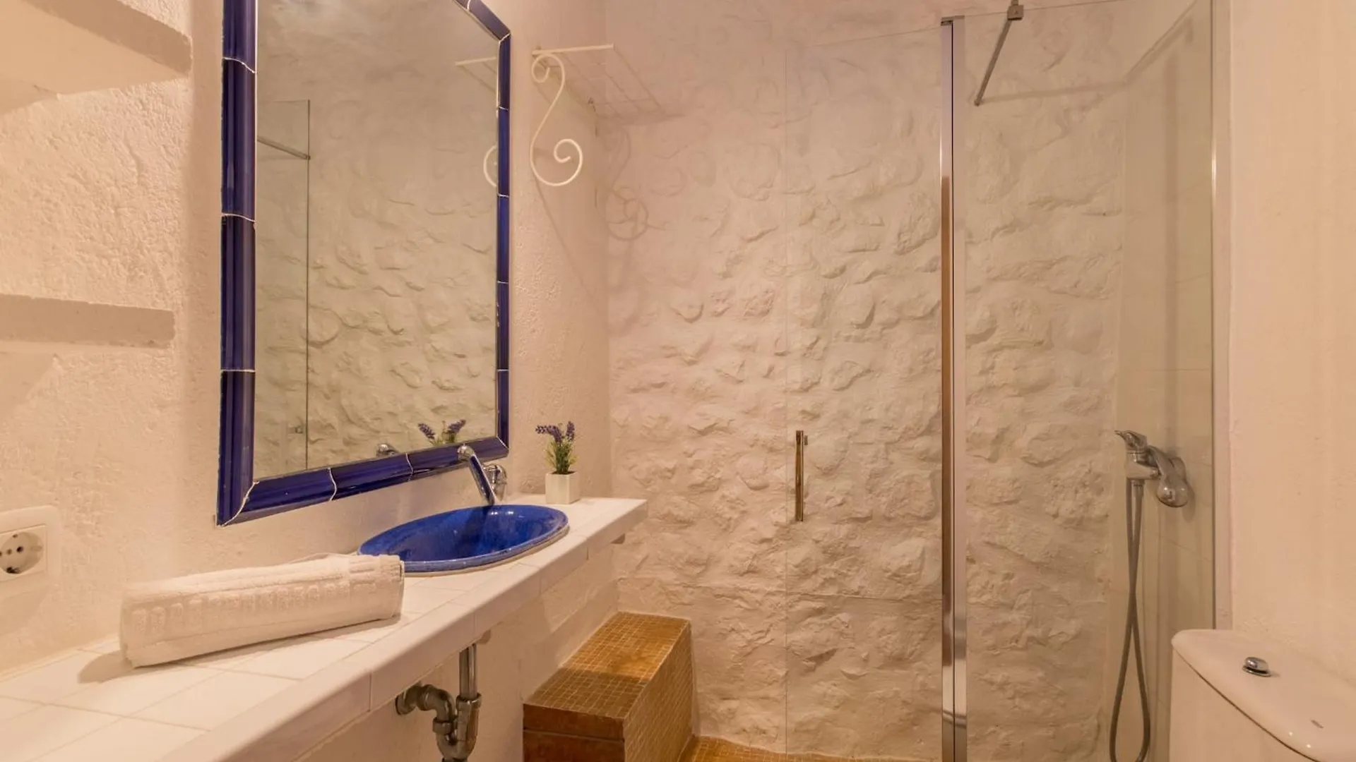 Delightful Country House In Búger 0*,  Espanha