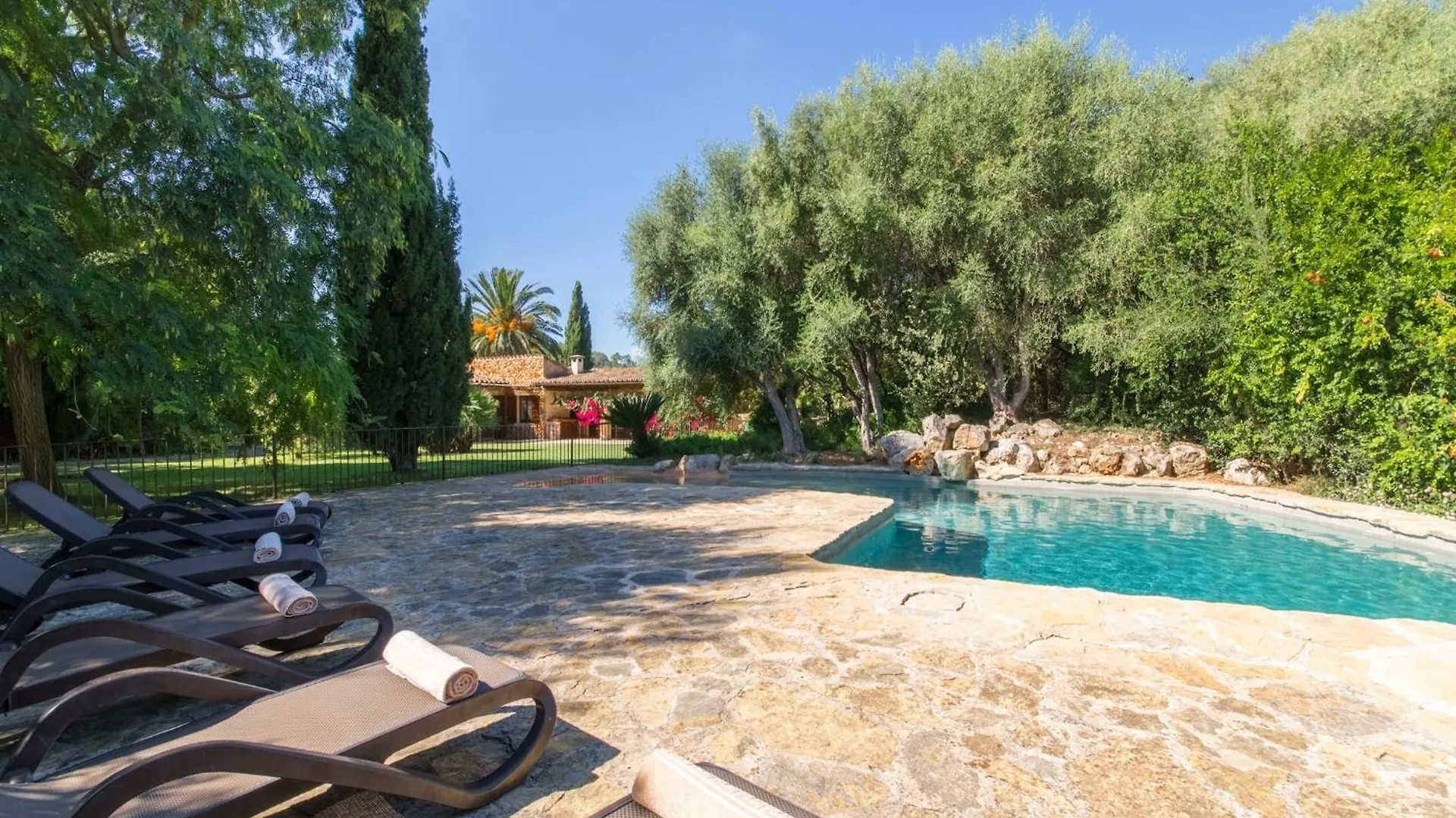 Delightful Country House In Búger 0*,