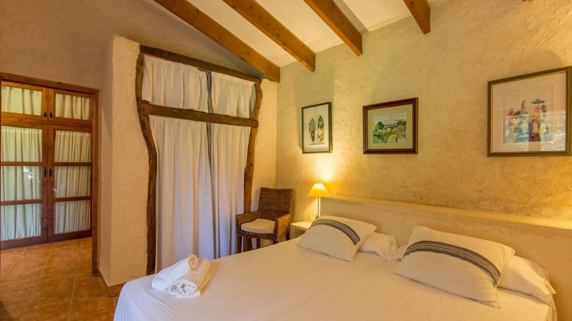 Delightful Country House In Búger Espagne