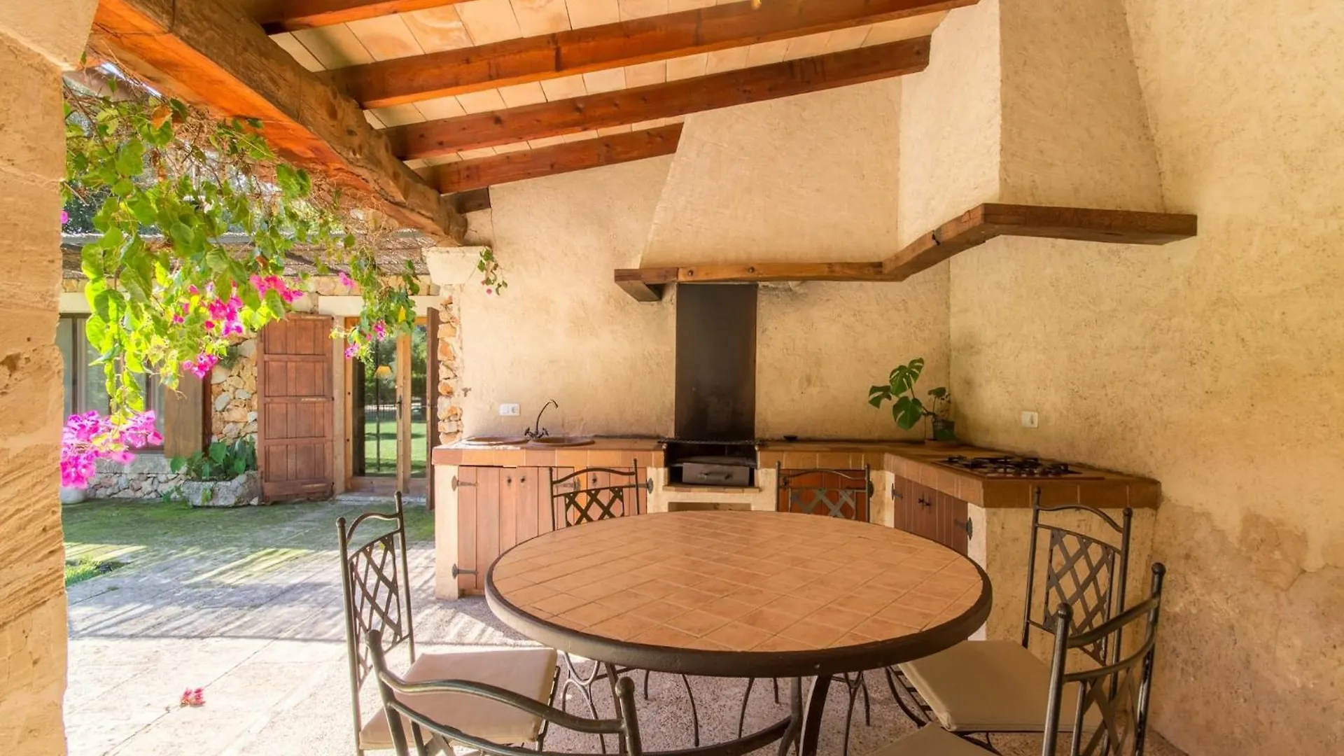 Delightful Country House In Búger